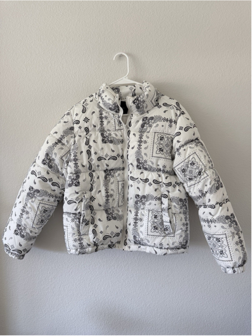 Forever 21 Bandana Print Puffer Jacket White Western Streetwear Paisley Coat S